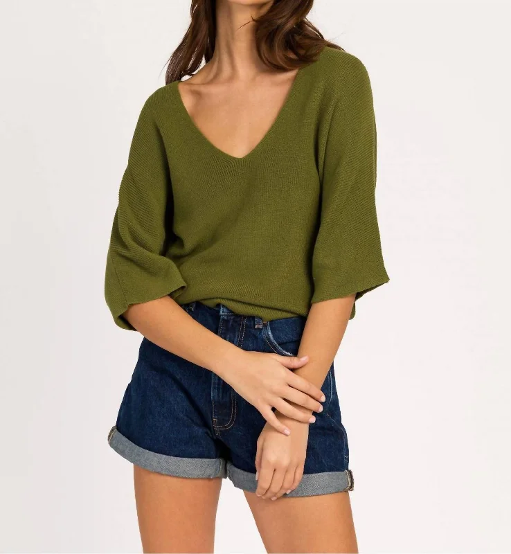 Women's Classic Outfit Lenono Knit Sweater In Olive