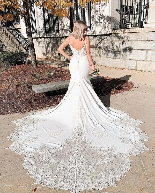 Fashionable Women's Clothing Sexy Wedding Dresses Lace Mermaid Spaghetti Straps V Neck Backless