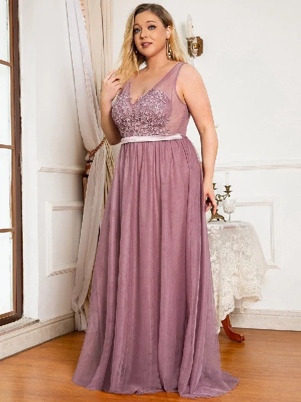 Stylish Women's Outfit Plus Size Women's A-Line V-Neck Floral Lace Appliques Bridesmaid Dress