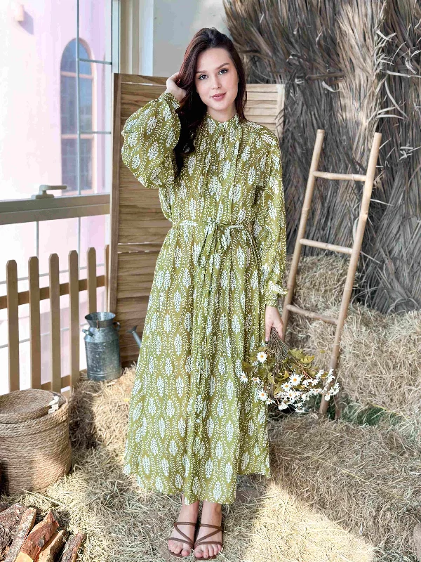 Women's Vacation Outfit Set Lucy - Light Green Floral Maxi Dress