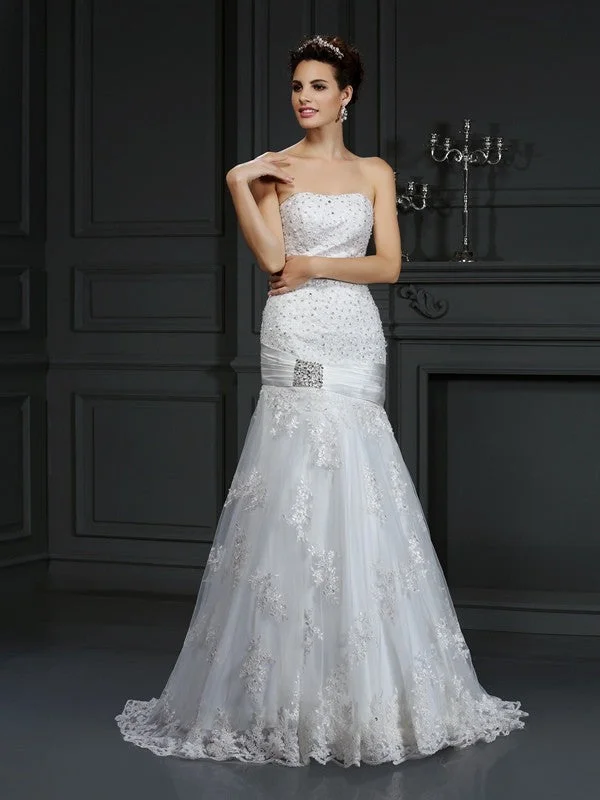 Women's Elegant Formal Outfit Sheath/Column Strapless Applique Sleeveless Long Satin Wedding Dresses