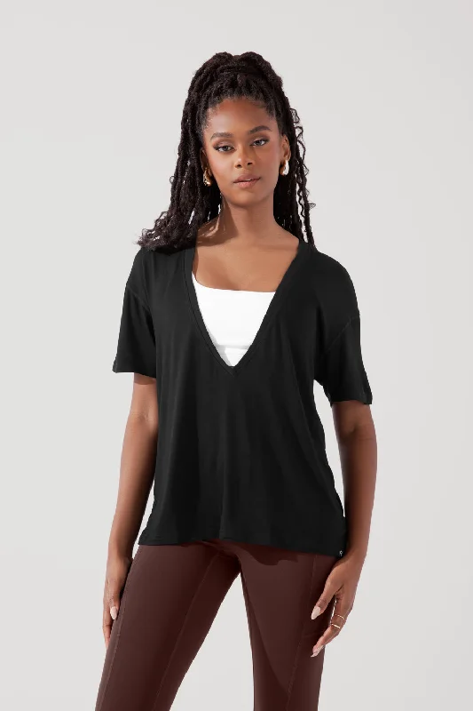 Women's Clothing With Trendy Designs Daring Deep V Tee - Black