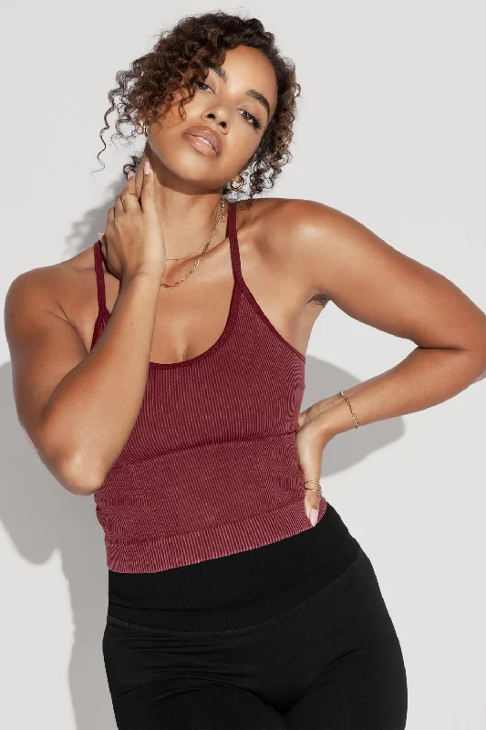 Women's Vacation Outfit What's the Scoop Seamless Crop Tank - Garnet